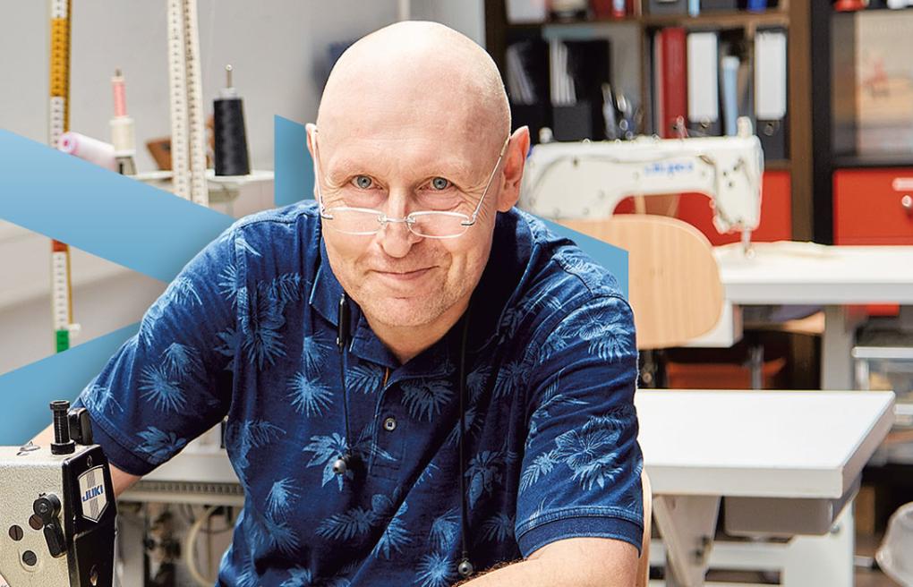 OLEG <span class='age'>(55)<br></span> IST <br>WIEDER <br>DRIN >>